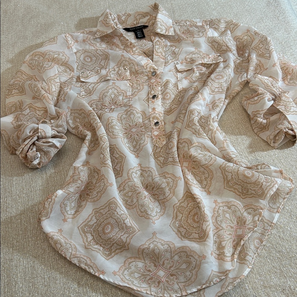 WHBM Medallion Print Sheer 1/2 Button Blouse Collared Light & Airy Size 6 - Picture 4 of 12